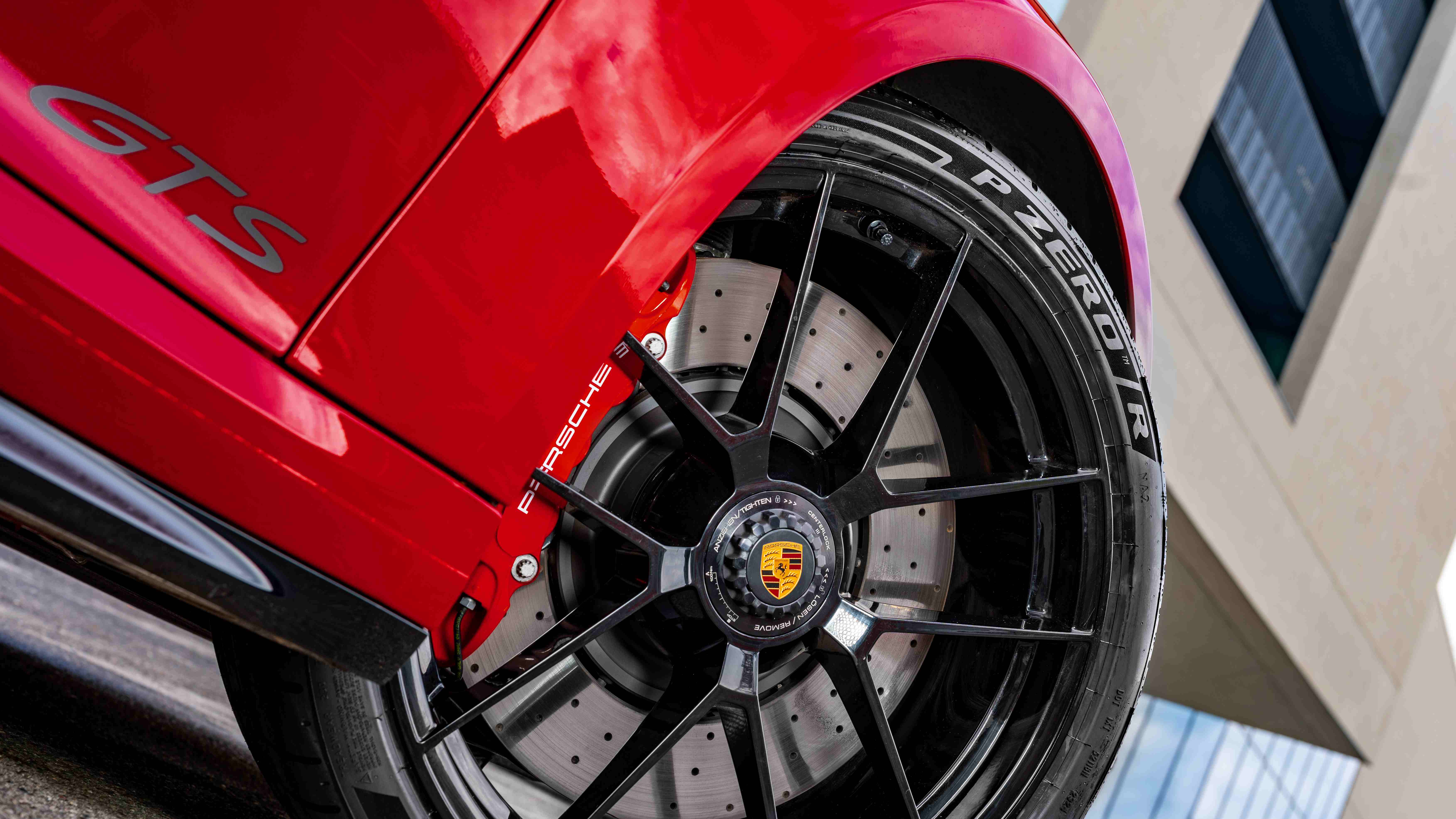 保时捷911 GTS_倍耐力P Zero R_1